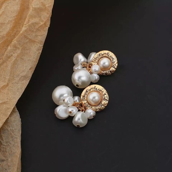 Pearl Faux Earrings - Picture 4 of 5